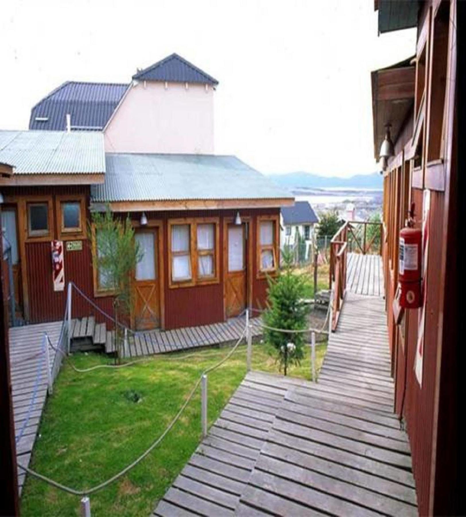 Hostel Los Cormoranes Ushuaia Exterior photo